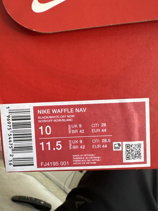 Продам оригинал Nike кроссовки