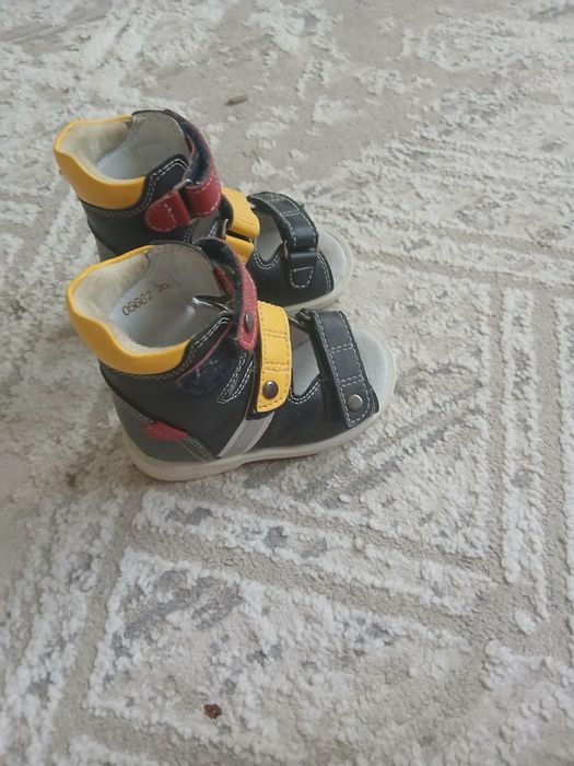 Продам ортопедические обувь