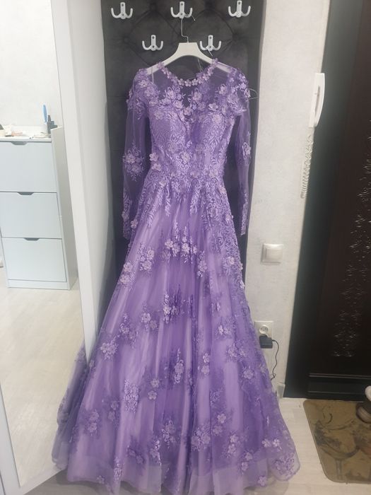 Продаётся вечернее платье