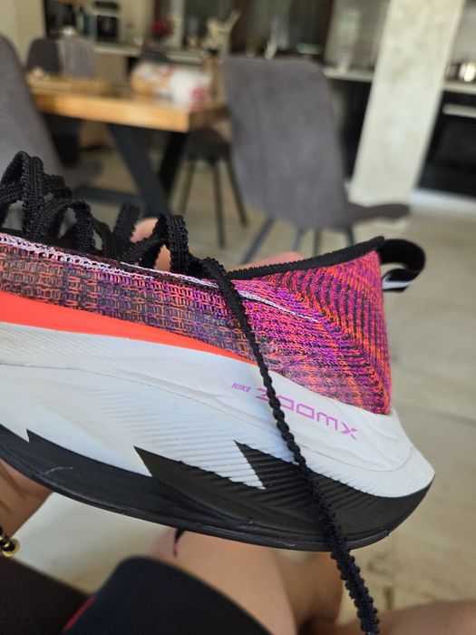 Adidasi nike zoomx