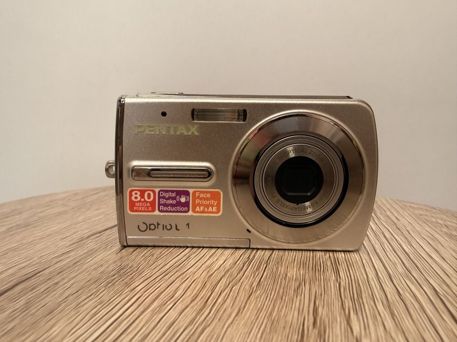 Pentax Optio L40 със зарядно и карта памет