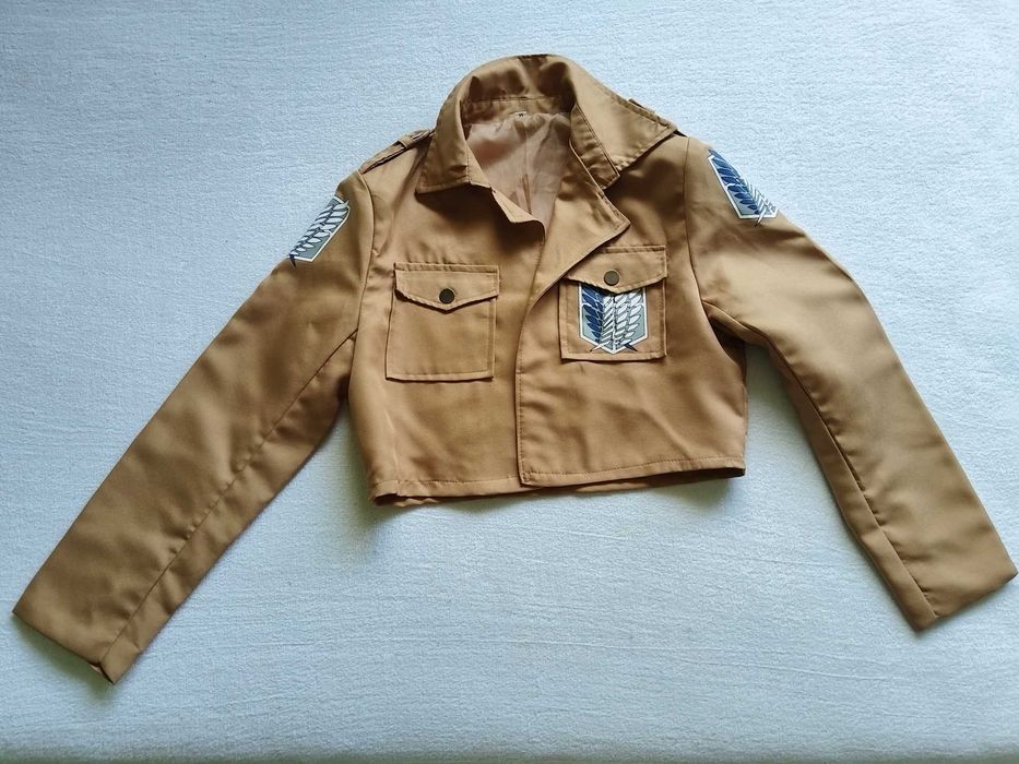 Яке тип "Атаката на титаните" късо ново, ръст 160-165 см