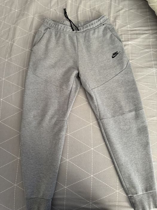 vand trening full nike tech fleece gri si pantaloni nike tech fleece