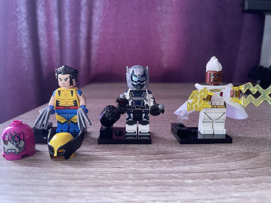 Lego Minifigures 71046 and 71039