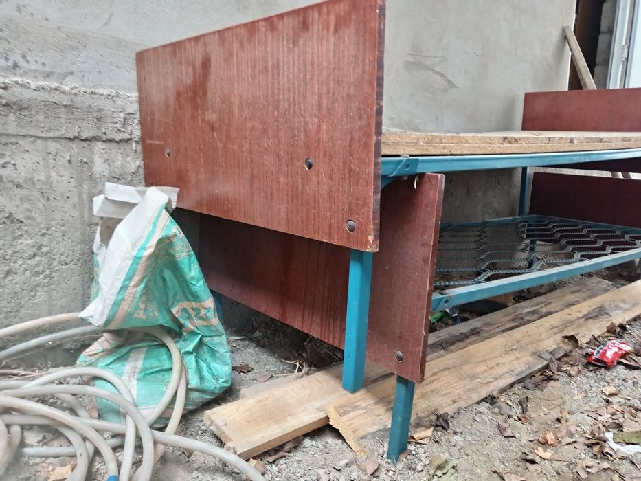 Продаётся две одинаковое кровать