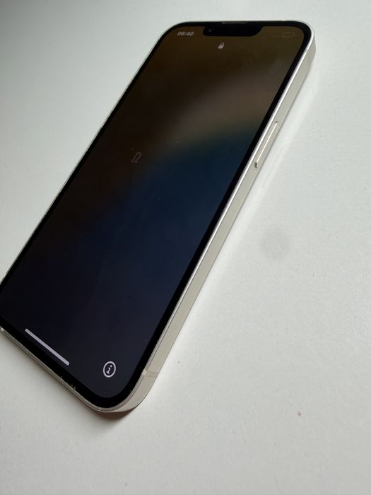 Iphone 14  белого цвета