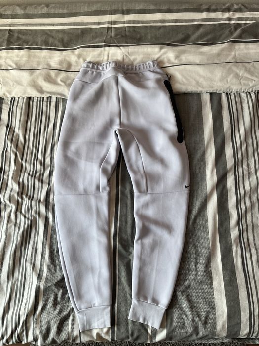 pantaloni nike tech