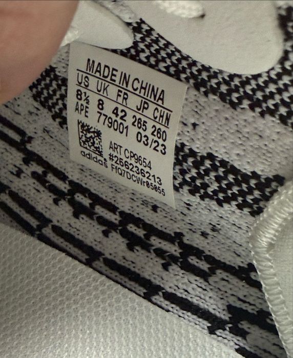 Yeezy 350 v2 Zebra , Alb/Negru, Marimi 41-42