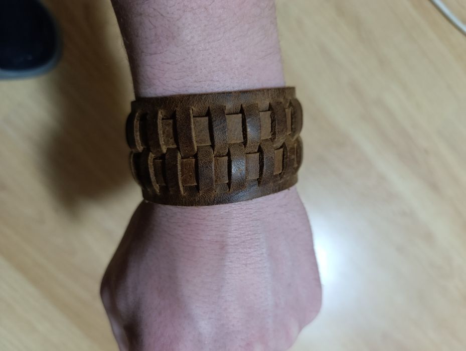 Brățări din piele