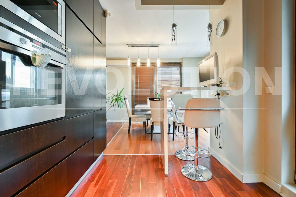 Продава се Четиристаен апартамент в София, Витоша - 220 кв.м за 1955 €/кв.м - Снимка #2