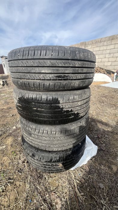 Шины 235/45/18 продается срочно