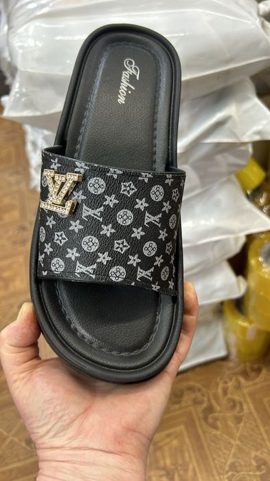 Продаётся шлёпки