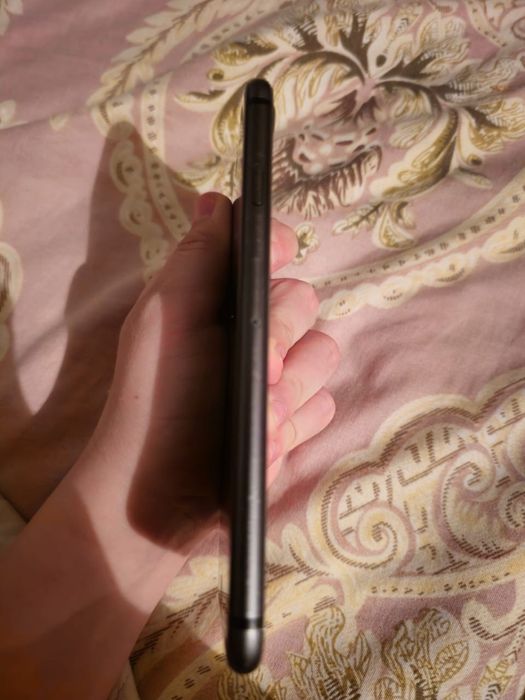 iPhone 8 64 gb 67 емкость