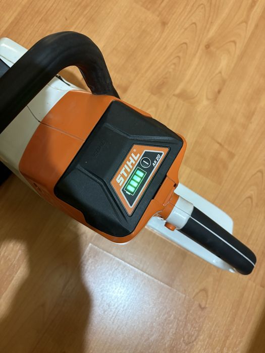 Drujbă STIHL MSA 120 / 140 cu baterie + încărcător – NOUĂ