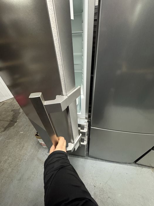 Combină frigorifică Liebherr CNef 4835 Comfort NoFrost