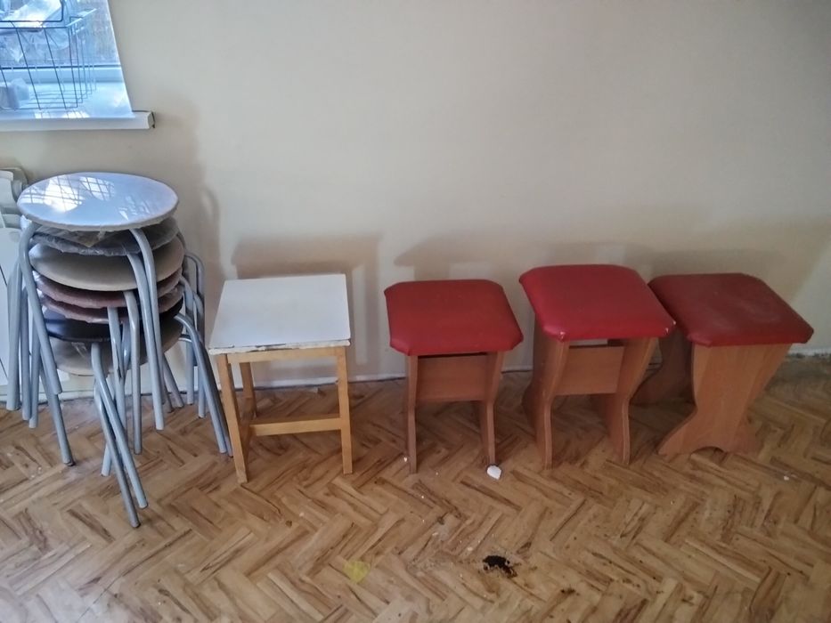 Продам унитаз и раковина. Доски и стулья