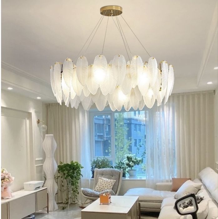 Продам люстру новая