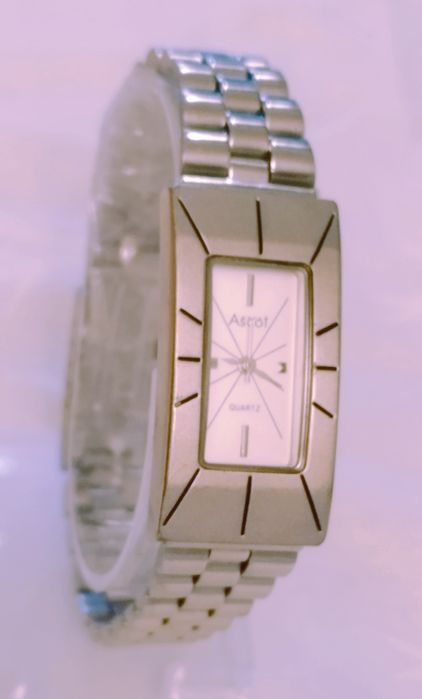 Ceas de dama Ascot cu quartz, din otel inoxidabil.