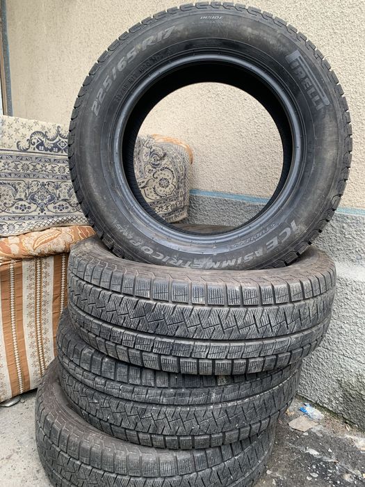 Pirelli 225/65/17 состояние как новое