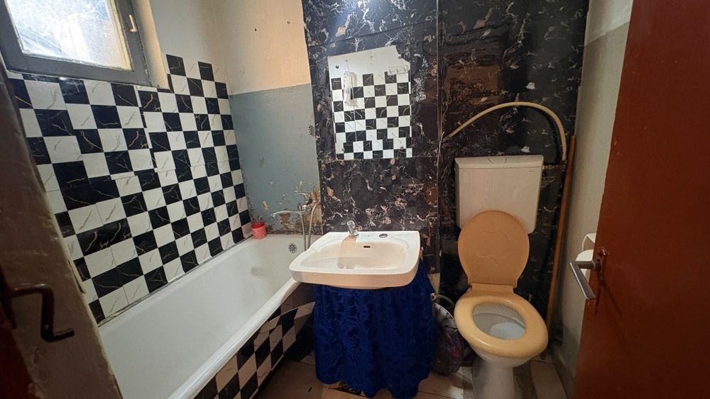 Apartament 4 camere parter bulevard
