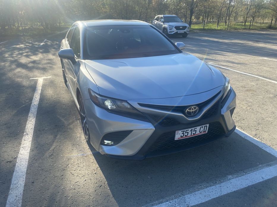 Toyota Camry 70 SE