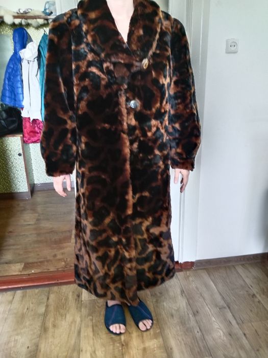 Продам шубу цигейковую натуральную
