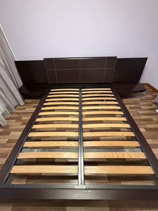 Спальный кровать