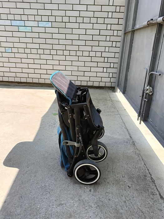 Коляска прогулочная