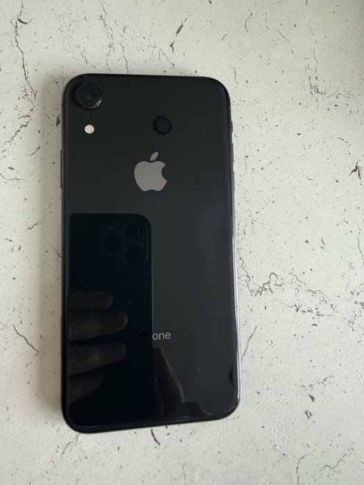 Продам iPhone Xr