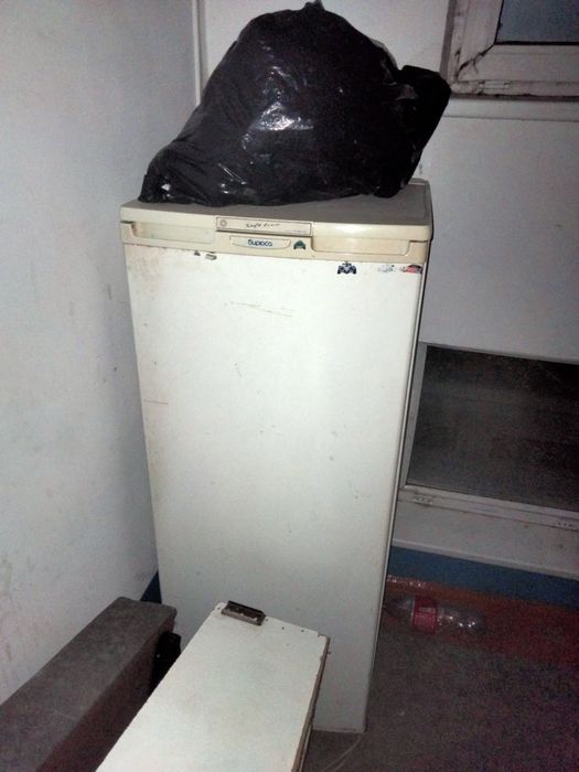 2 Холодильники, титан аристон