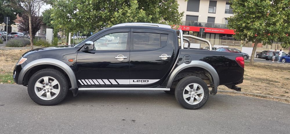 Mitsubishi L 200  climatronic funcțional 4x4