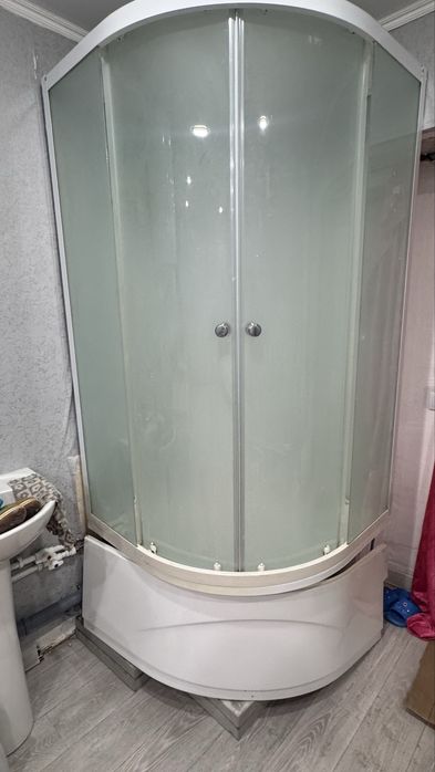 Продам душевую кабину