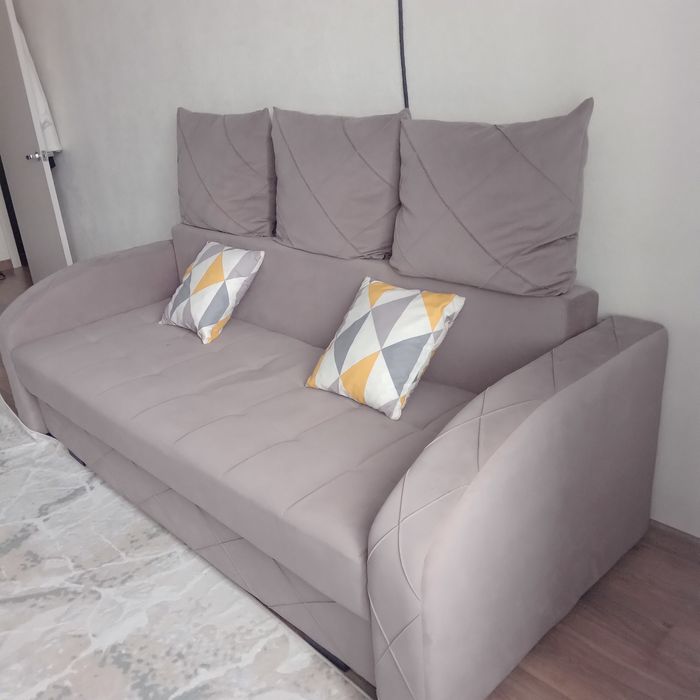 Продам Диван в хорошем состоянии