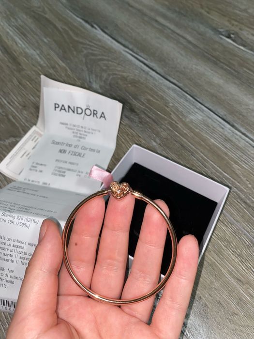 Vând brățară Pandora Moments Heart & Butterfly Bangle