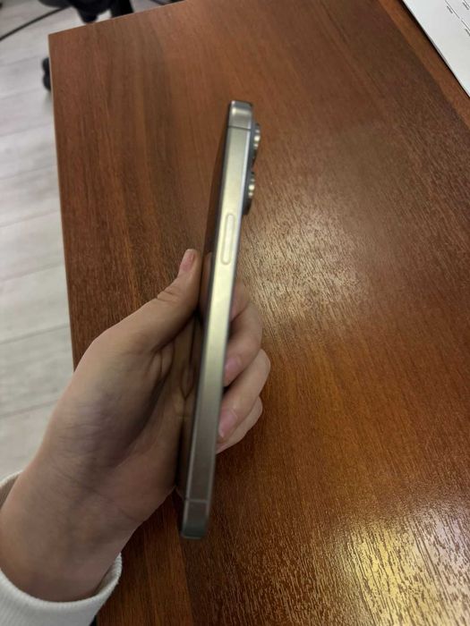 Продам IPHONE 15 PRO MAX 256GB natural titanium
