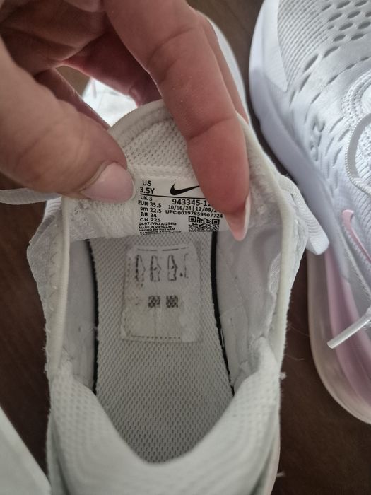 Маратонки   Nike 270