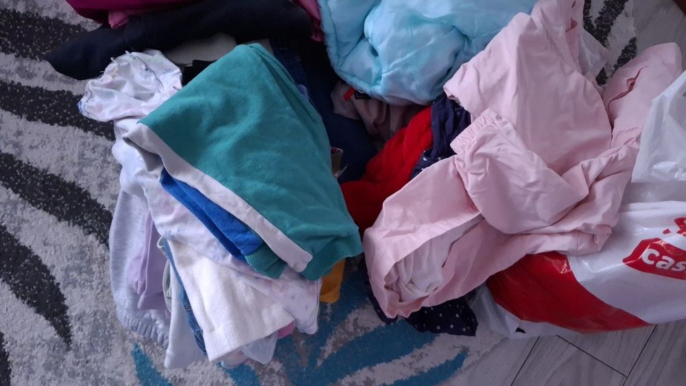 Hăinuțe si geci pentru fetita