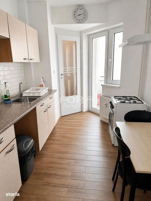 Apartament cu 3 camere de inchiriat strada Magheru