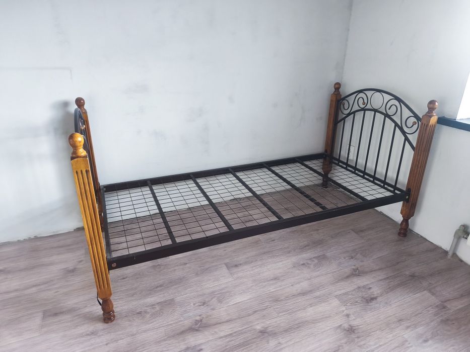 Продам две железные кровати