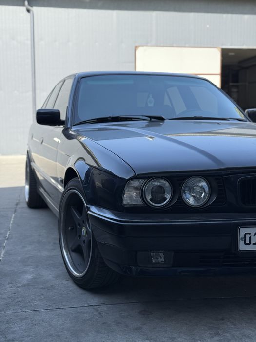 BMW E34 1995 M54B30 в бодром состоянии! Готова к новым приключениям!