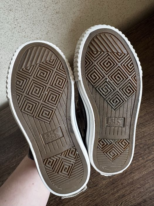 Кеды на девочку (26-27 размер)