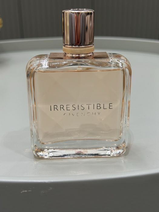 Givenchy Irresistible Fraiche(туретский)на распиве 10 мл -80.000 сум