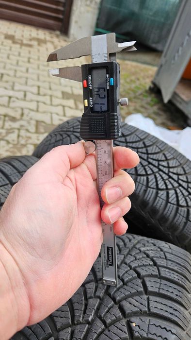 4 бр. зимни гуми GoodYear UltraGrip 9 185/65 R15 2018 г. 6 мм