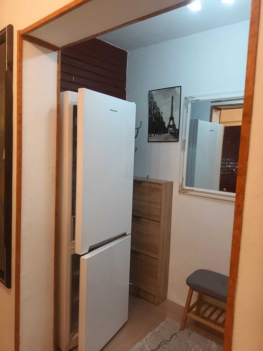 Inchiriem apartament 2 camere B-dul.1 Mai-Sara,Centrala,AC,etj.1 liber