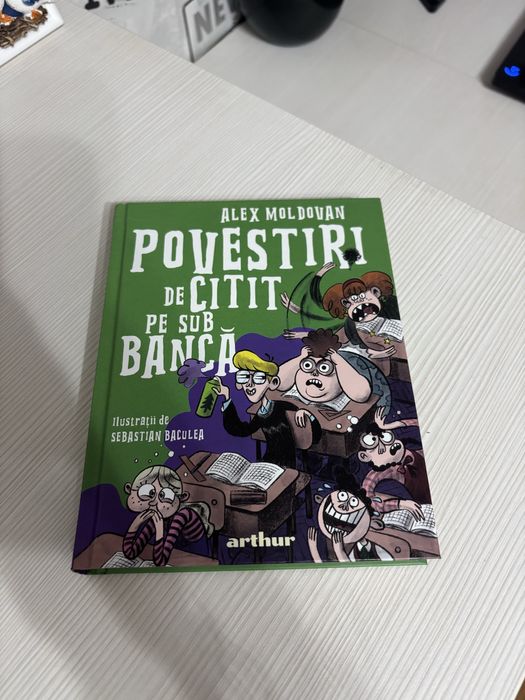 Carte Povestiri de citit pe sub banca