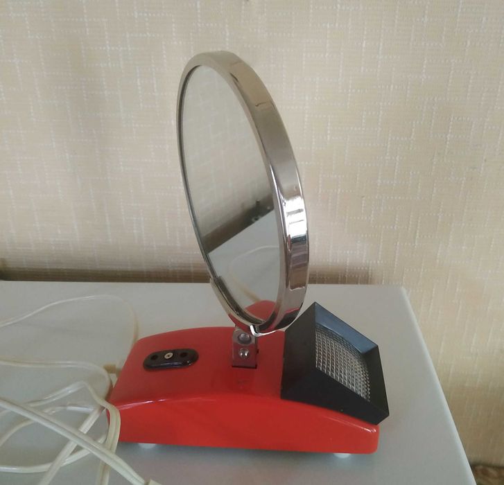 Настольное зеркало для бритья. С подсветом. Советское.