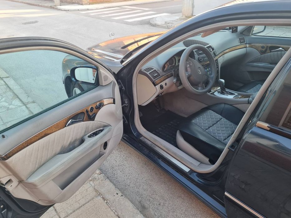 Mercedes Benz E270