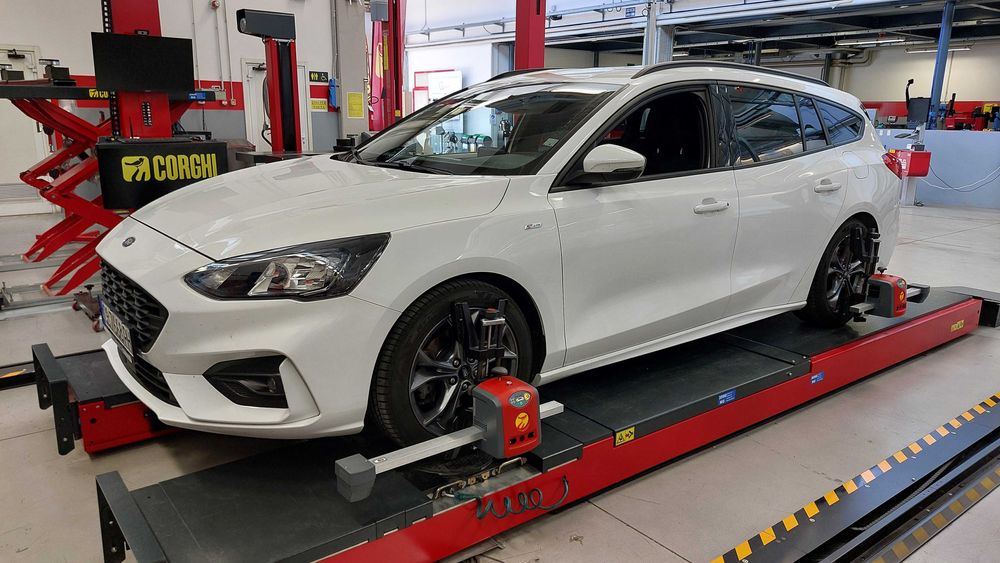 CORGHI - EXACT 70 Plus  стенд за регулиране на предед и заден мост