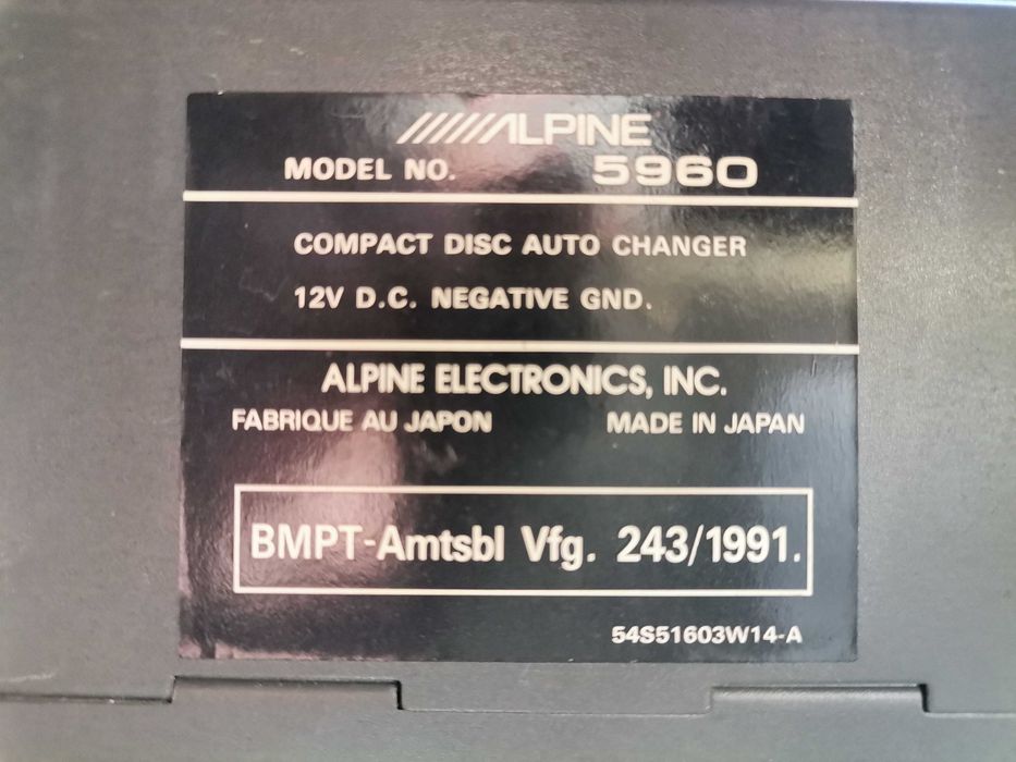 Alpine 5960 CD авто чейнджър, произведен в Япония