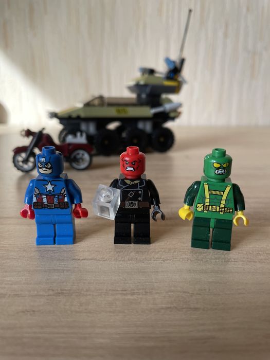 Продам лего Мстители аналог
